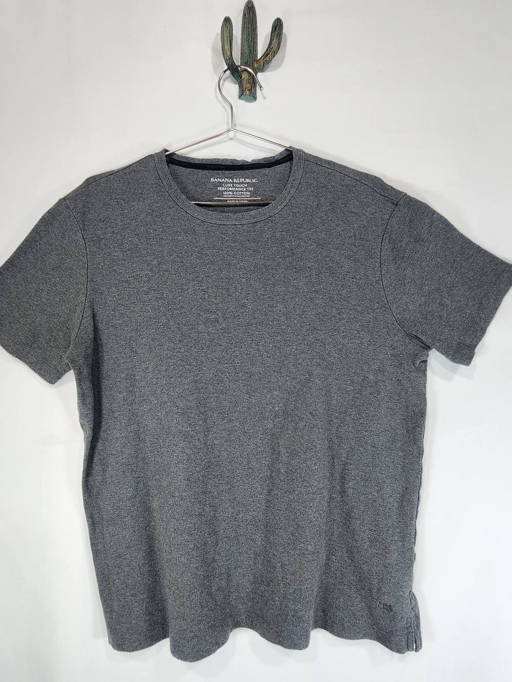 Banana Republic Men's Luxe Touch Performance Tee Gray Crewneck T-Shirt Size L